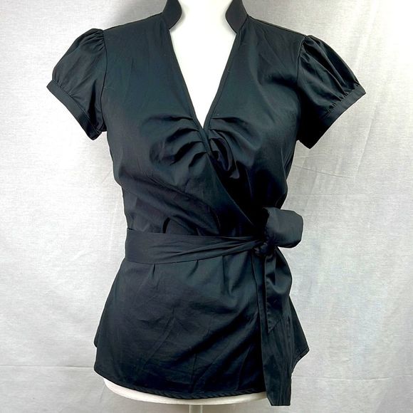 Express Tops - EUC Express black wrap around short sleeve shirt, so flattering,tie many ways
